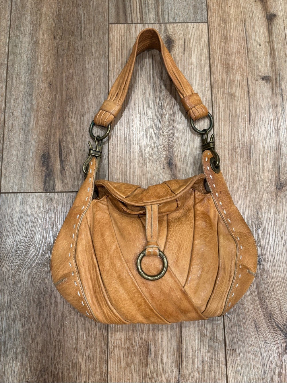 Vintage Y2K BCBG MAXAZRIA Soft Tan Leather Shoulder Bag